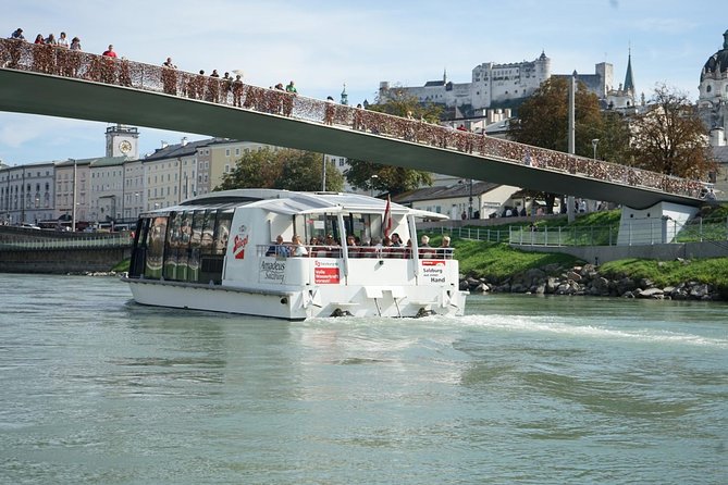 River Cruise to Hellbrunn, Palace & world-famous trick fountains - Getting to Hellbrunn Palace: A Quick Lift on a Double-Decker Bus
