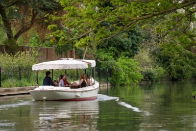River Cruise with Three Course Riverside Restaurant Dining - Folly Bridge Meeting Point and Smart-Casual Reality Checks