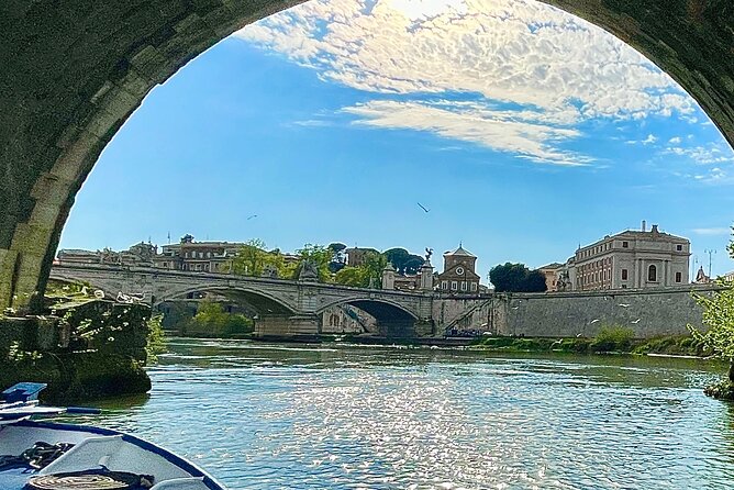 Rome Tiber River Ride and Top Food Tasting with Wine Pairing - The wine-and-food tasting flow at Fabullus