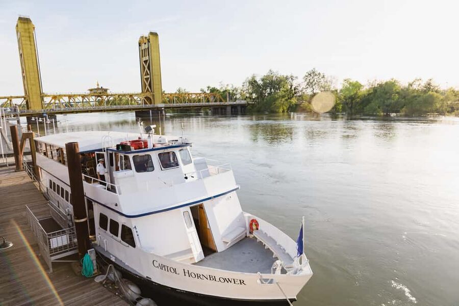 Sacramento: City Cruises River Cruise with History Guide - The Route You’ll Actually See: Tower Bridge to the I Street Bridge