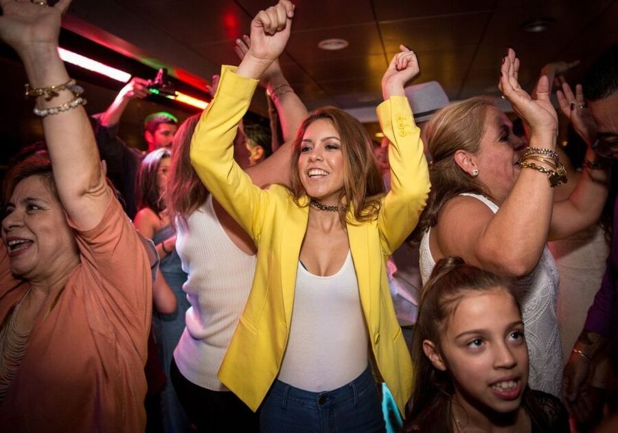 Sacramento: New Year's Eve River Cruise - City Cruises California Support: When Things Go Sideways