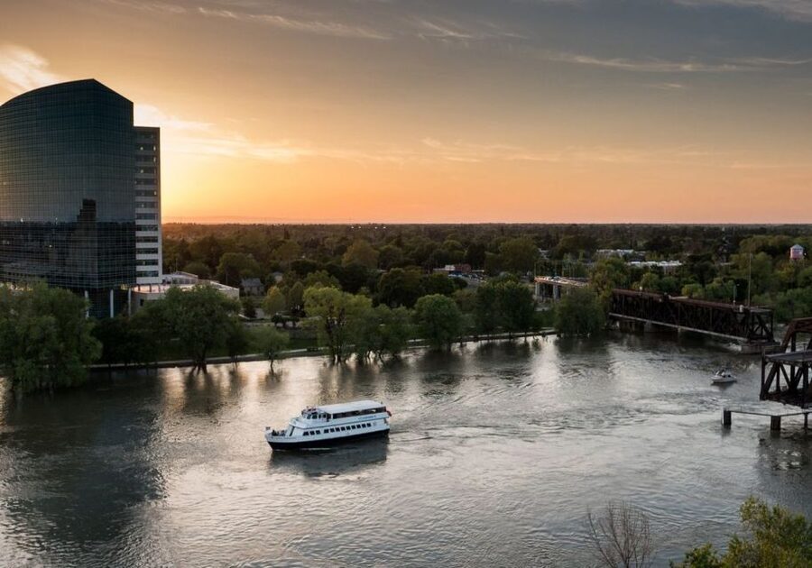 Sacramento: New Year's Eve River Cruise - Boarding at 1207 Front Street: How to Claim Your Spot