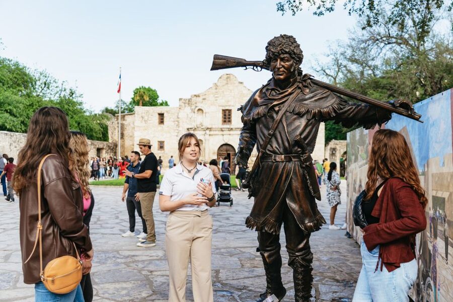 San Antonio: Premium Night Driving Tour with River Cruise - Who should book this tour (and who might not)