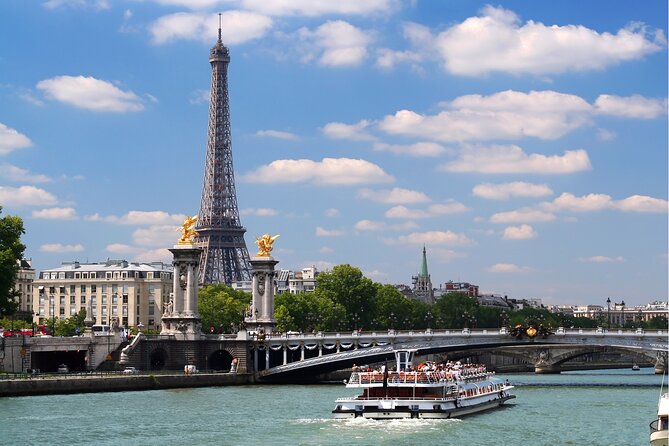 Seine River Cruise flexible ticket with Audio in Paris - 1 Hour - Where you board at Bateaux Parisiens (and why it helps)