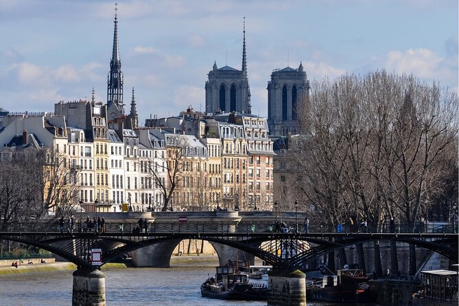 Seine River Cruise flexible ticket with Audio in Paris - 1 Hour - What you’ll see from the water: the highlights on this 1-hour loop