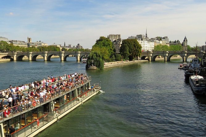 Seine River Cruise & French Crepe Tasting by the Eiffel Tower - What This Tour Really Is: Seine Views Plus a Local Snack