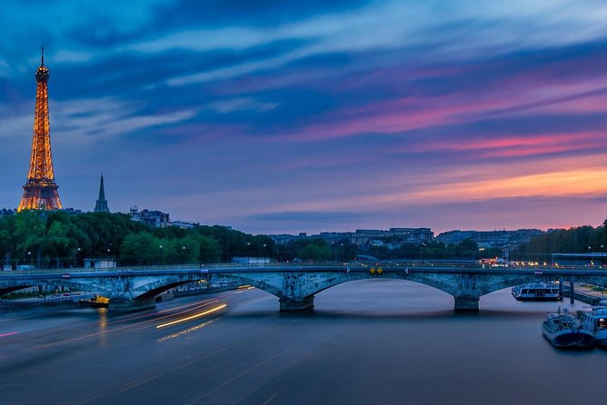 Seine River Cruise & French Crepe Tasting by the Eiffel Tower - Stop 2: Les Terrasses du Trocadéro Crepe Tasting (Sugar or Chocolate)