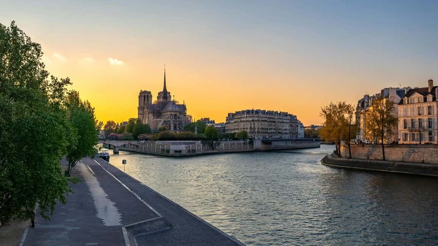 Seine River Cruise with Free Notre Dame Digital AudioGuide - Key highlights to look for