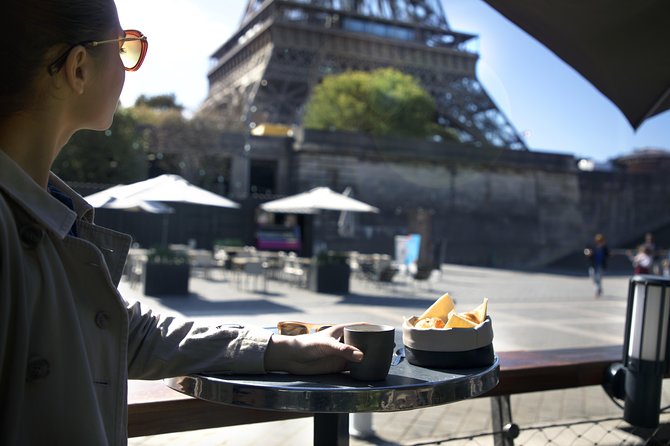 Seine River Sightseeing Cruise and Lunch at Le Bistro Parisien - Timing and Finding the Right Spot at Bateaux Parisiens