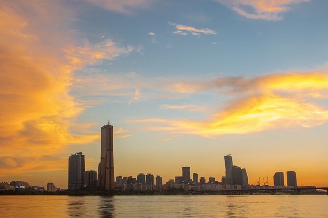 Seoul Night Tour with Han River Cruise and Gyeongbokgung Palace - Nodeul (Nodedul) Island: A Breather Before the River Cruise