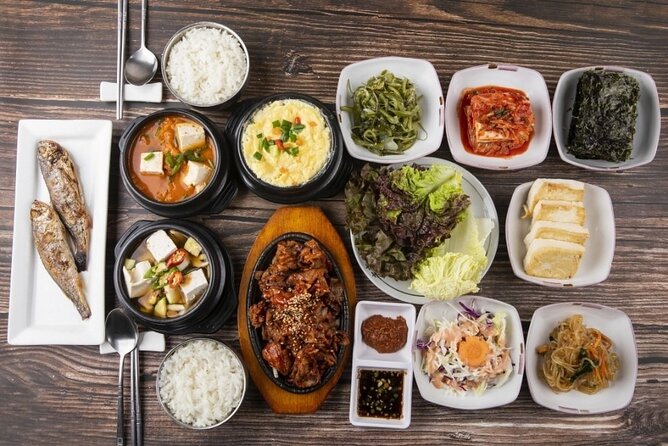 Seoul Private Tour: Palace, Bukchon, Insadong & Han River Cruise - Jogyesa Temple: Downtown Buddhism That Lands Hard When You Hear It Explained