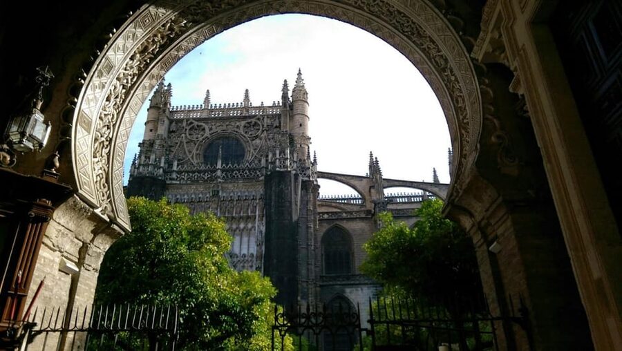 Seville: Cathedral & Alcázar Guided Tour with River Cruise - Should You Book This Seville Cathedral & Alcázar Tour With River Cruise?
