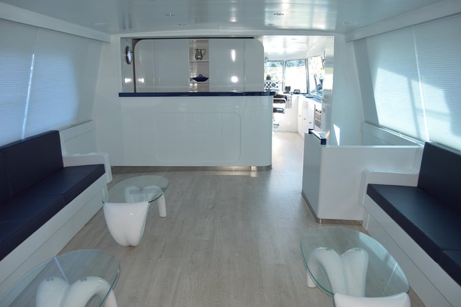 Seville: Cruise along the Guadalquivir River with appetizer - Who this cruise is perfect for (and who might feel underwhelmed)