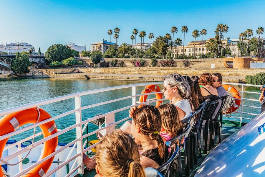Seville: Guadalquivir River Cruise - Choosing the right departure time for light and comfort