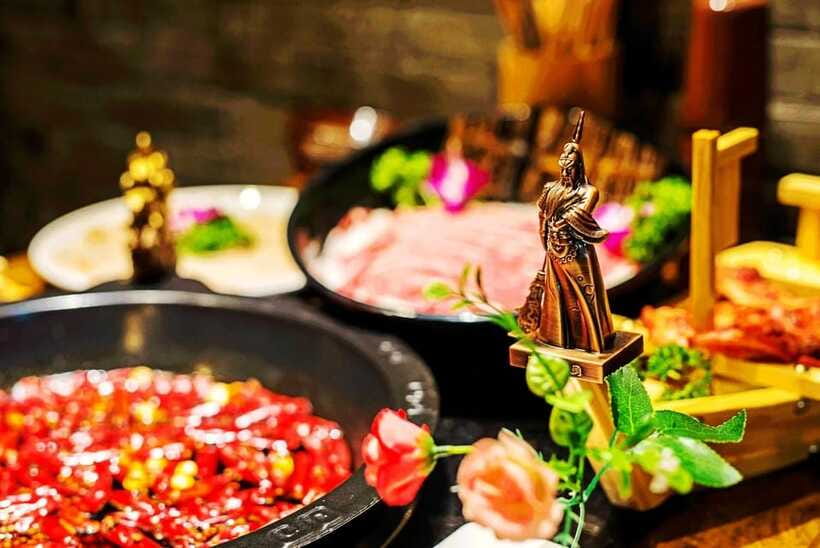 Shanghai By Night: Amazing River Cruise and Hot Pot Dinning - Eating and Timing: How to Get the Most From a 3-Hour Evening