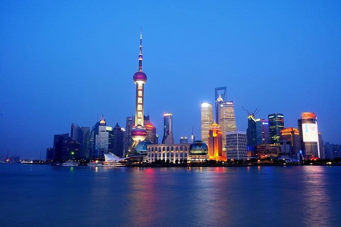 Shanghai by Night with Fine Local Dinner and VIP River Cruise Experiences - Dinner at a Real Local Restaurant (with Special Requests Actually Mentioned)