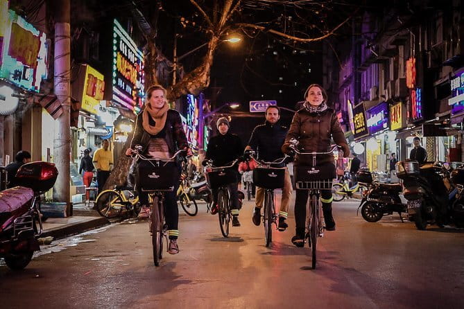 Shanghai by Night with Fine Local Dinner and VIP River Cruise Experiences - Weather, Comfort, and Timing: Small Details That Save Your Night