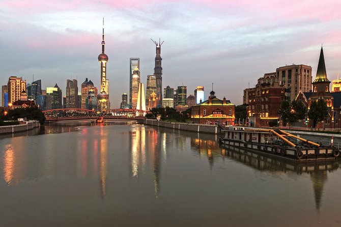 Shanghai Evening Tour: Huangpu River Cruise and Street Food - How this evening tour helps you get your bearings fast in Shanghai
