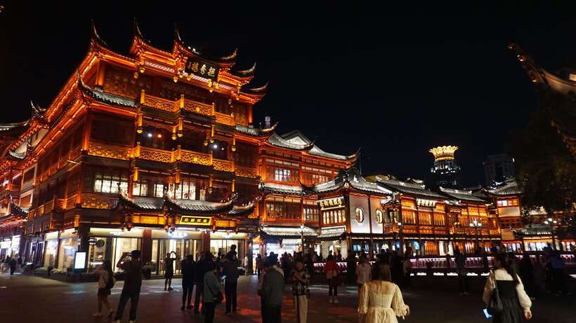 Shanghai Evening Tour: VIP Huangpu River Cruise&City lights - Shiliupu Marina and the first 60 minutes on the water