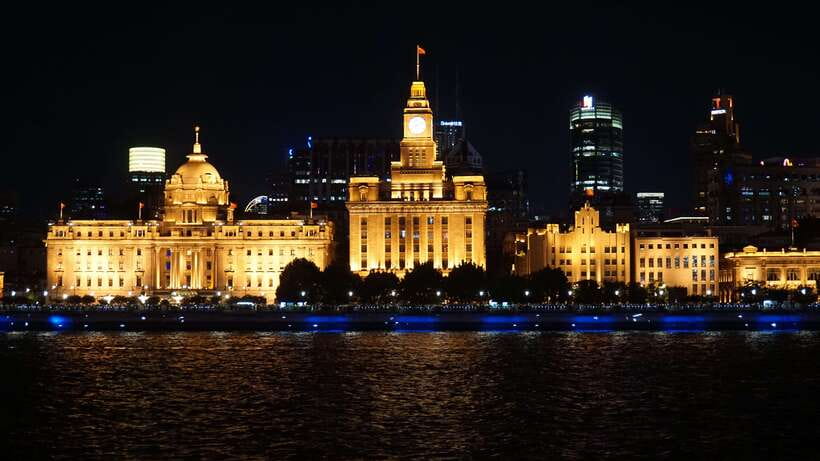 Shanghai Evening Tour: VIP Huangpu River Cruise&City lights - The VIP Huangpu River cruise: what VIP actually changes