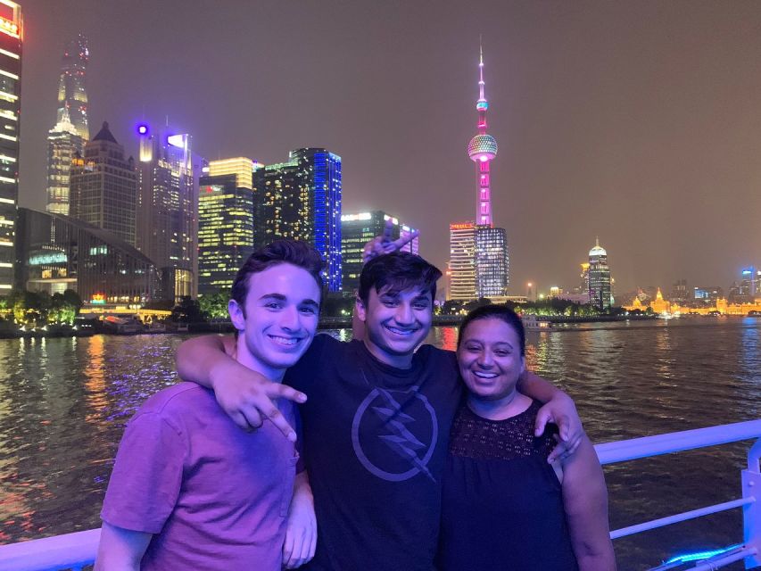 Shanghai: Night River Cruise Tour with Xinjiang Style Dining - Timing and how the schedule affects your night