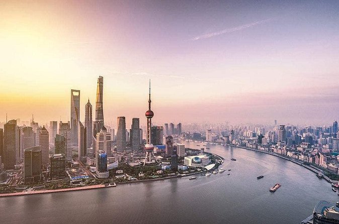 Shanghai Private Tour with River Cruise, Shanghai Tower, and Lunch or Dinner - Pudong’s lunch or dinner stop: the food is the real headline