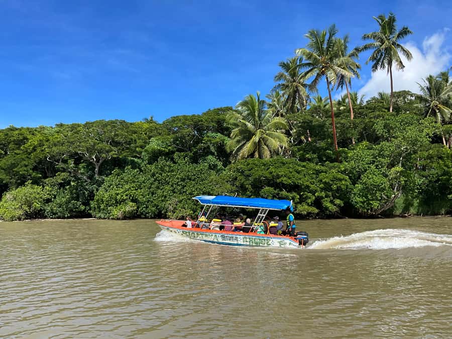 Sigatoka: River Cruise and Salad Bowl Valley Tour - Salad Bowl of Fiji scenic drive + primary school stop: the real reason this tour is special