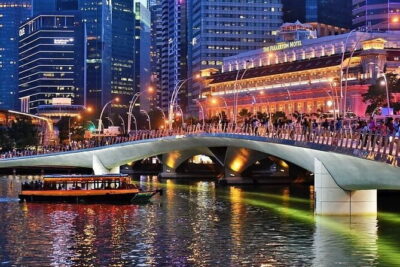 Singapore light to night : River Cruise & 02 Stunning Light Shows - Clarke Quay and the Singapore River cruise: a calm warm-up