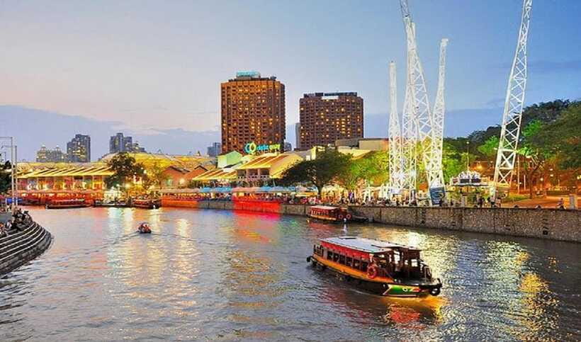 Singapore: Private Nighttime Sightseeing with River Cruise - Who this private Singapore night tour is best for