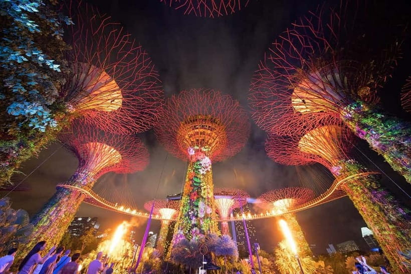 Singapore River Cruise, Spectra & Garden Rhapsody Light Show - Marina Bay Sands Spectra light-and-water show: where the action happens