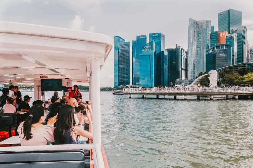 Singapore River Cruise, Spectra & Garden Rhapsody Light Show - Rain or shine: how the tour keeps going when the sky changes