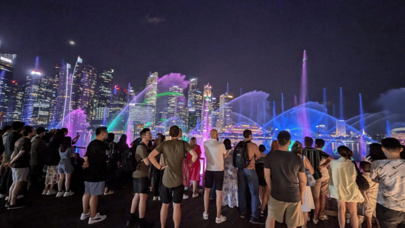 Singapore: Sunset River Cruise and Glittering Light Shows - Merlion Park pass-by time: quick, iconic, and best for photos