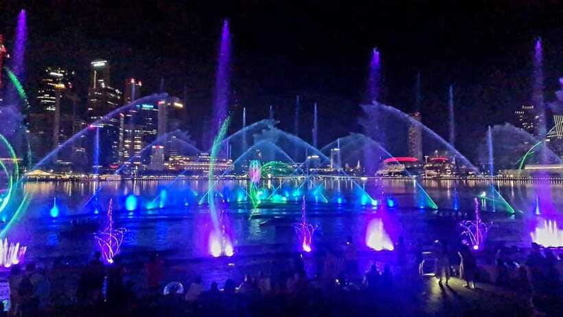 Singapore: Sunset River Cruise and Light Shows Tour - Price and value: $81 for a 4-hour city-night highlight run