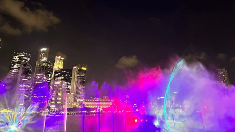 Singapore: Twilight Tour with River Cruise and Light Shows - Lau Pa Sat Drop-Off for Street Food: A Local Finale Option