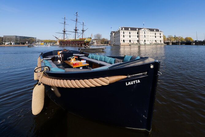 Small-Group Luxury Canal Cruise with Local Skipper - The famous romantic bridge moment—and why bridges are a big deal here