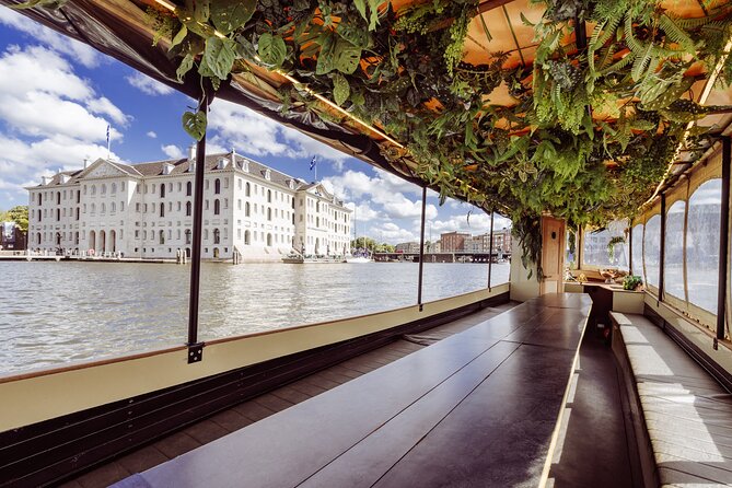 Small-Group Luxury Canal Cruise with Local Skipper - From charming historic canals to 17th-century canal houses