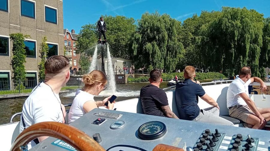 Smoke & Boat Amsterdam - The Official 420 Canal Cruise - Buying last-minute supplies: Albert Heijn is your friend