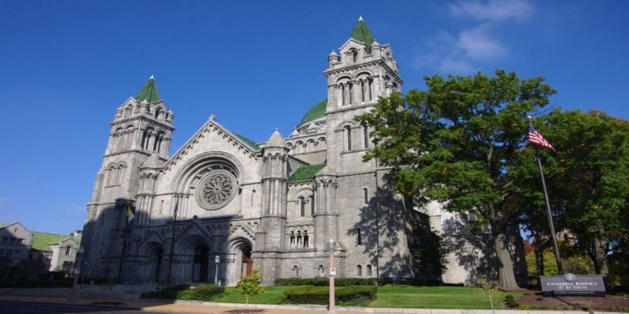 St. Louis: Guided Small Group City Tour with River Cruise - Price and value: is $174 for 4 hours fair?