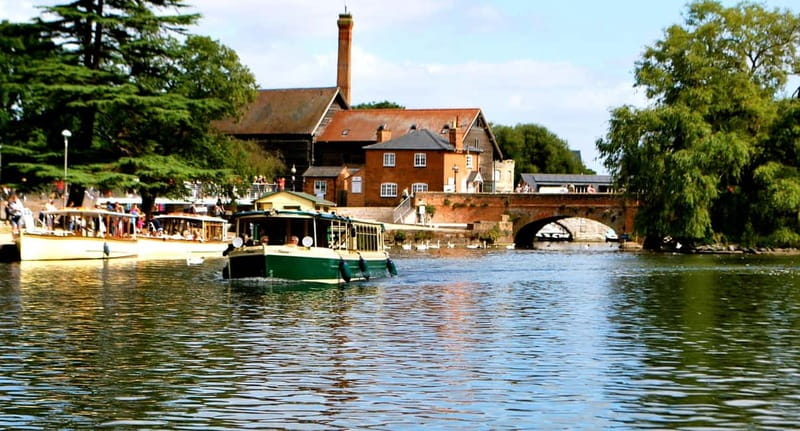 Stratford-upon-Avon: River Cruise & City Audio Tour - Boarding at Bancroft Gardens: quick setup, smarter timing