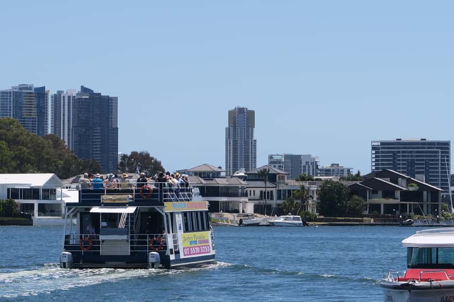 Surfers Paradise: Gold Coast Afternoon River Cruise 4pm - The licensed bar and the cheese and crackers touch