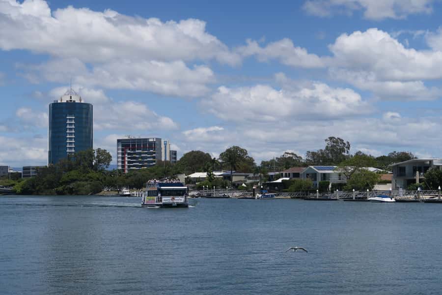 Surfers Paradise: Sightseeing Morning River and Canal Cruise - Drinks at the bar: simple add-on, easy to budget