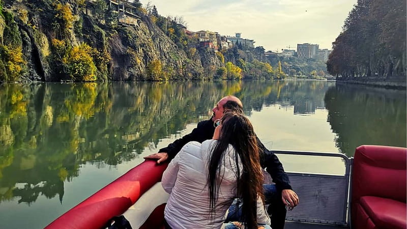 Tbilisi: River Sightseeing Boat Ride with Welcome Drink - Welcome Drink on Board: Coffee, Tea, or Georgian Wine