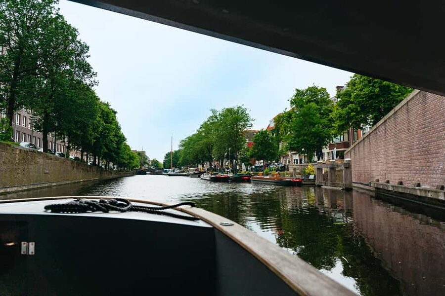 The Hague: Canal Cruise - Making the Most of Your Ride: Small Choices, Big Payoff