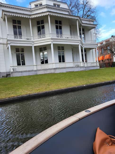 The Hague: Canal Cruise with Live Guide Winter edition - Key things that make this cruise worth your time