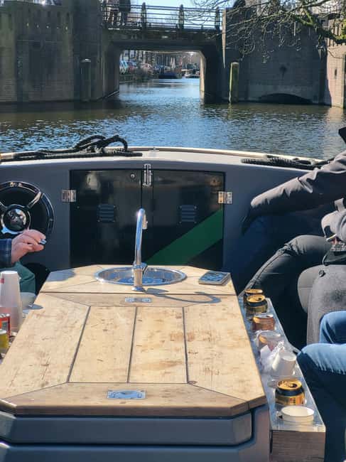 The Hague: Canal Cruise with Live Guide Winter edition - Who should book this cruise (and who should skip it)