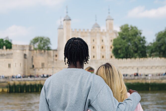 The Official Tower of London River Tour- Sightseeing River Cruise - Forty minutes on the Thames: the smartest way to stack London icons