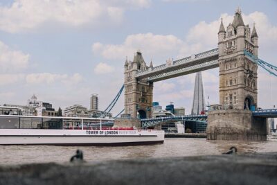 The Official Tower of London River Tour- Sightseeing River Cruise - Tower Bridge Quay check-in: how to avoid the usual boarding stress