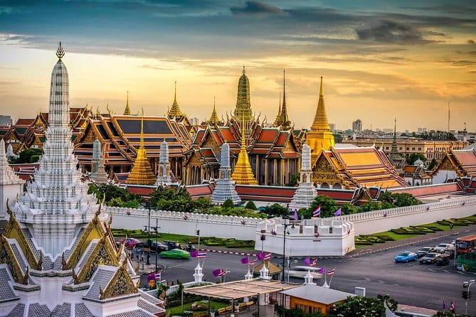 Three Temple River Cruise with Wat Pho, Wat Arun and Wat Rakhang - Wat Rakhang (Temple of the Bells): The Calmer Temple Stop