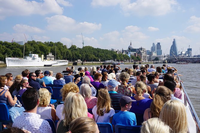 Tower Bridge River Sightseeing Cruise from Westminster - The Commentary System: Live Captain and a Multilingual App