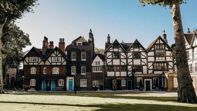 Tower of London Tour with Crown Jewels, plus River Cruise - The Thames river cruise pass: choosing your timing and view